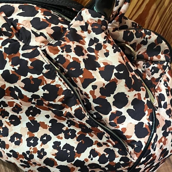 Betsey Johnson XL Gym Bag Leopard Print Weekend Duffel Overnight Travel - Picture 4 of 15